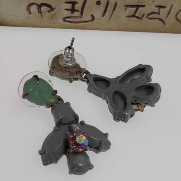 Elegant Gray and Green Earrings - Picture 4 of 6